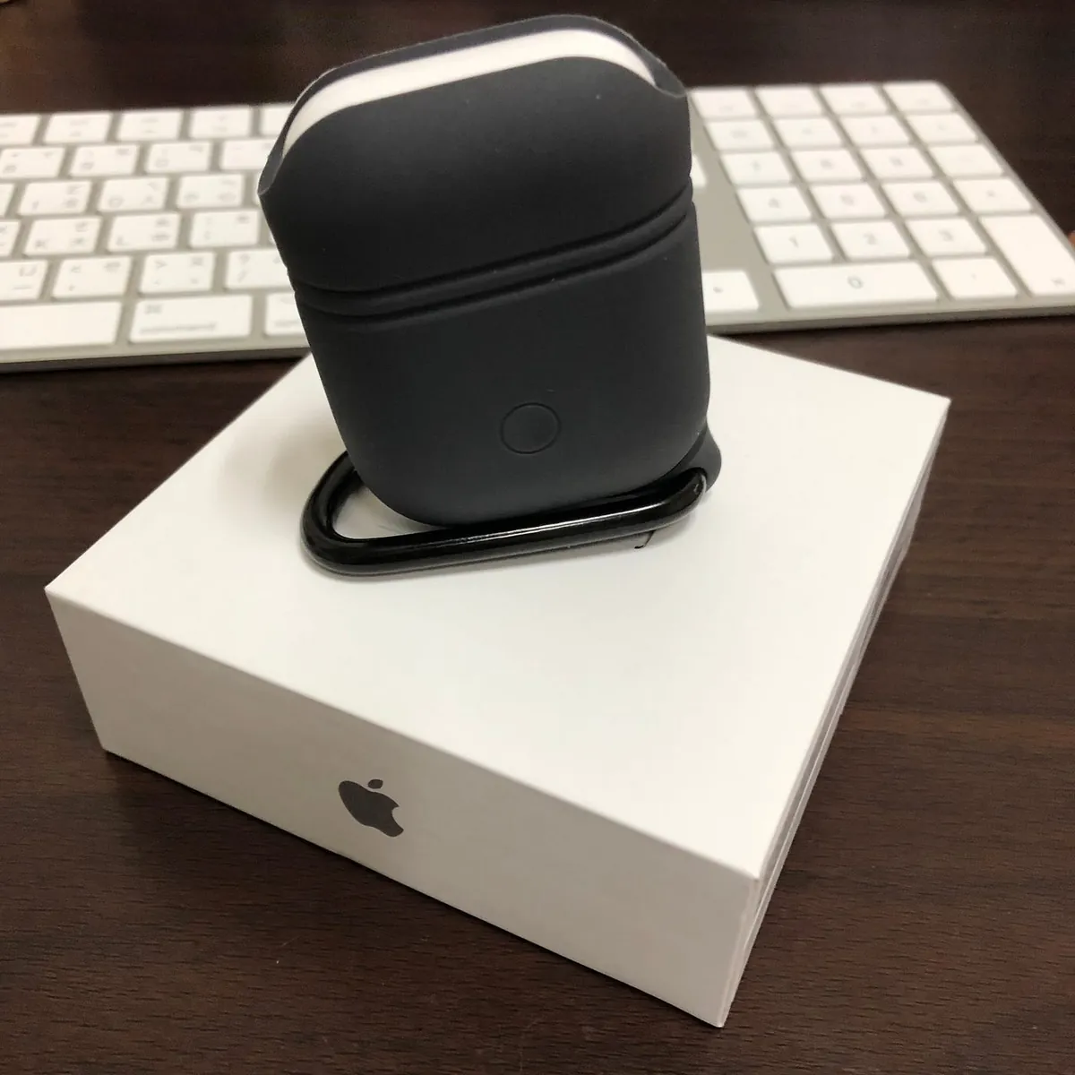 背面也有相对应配对键的按钮