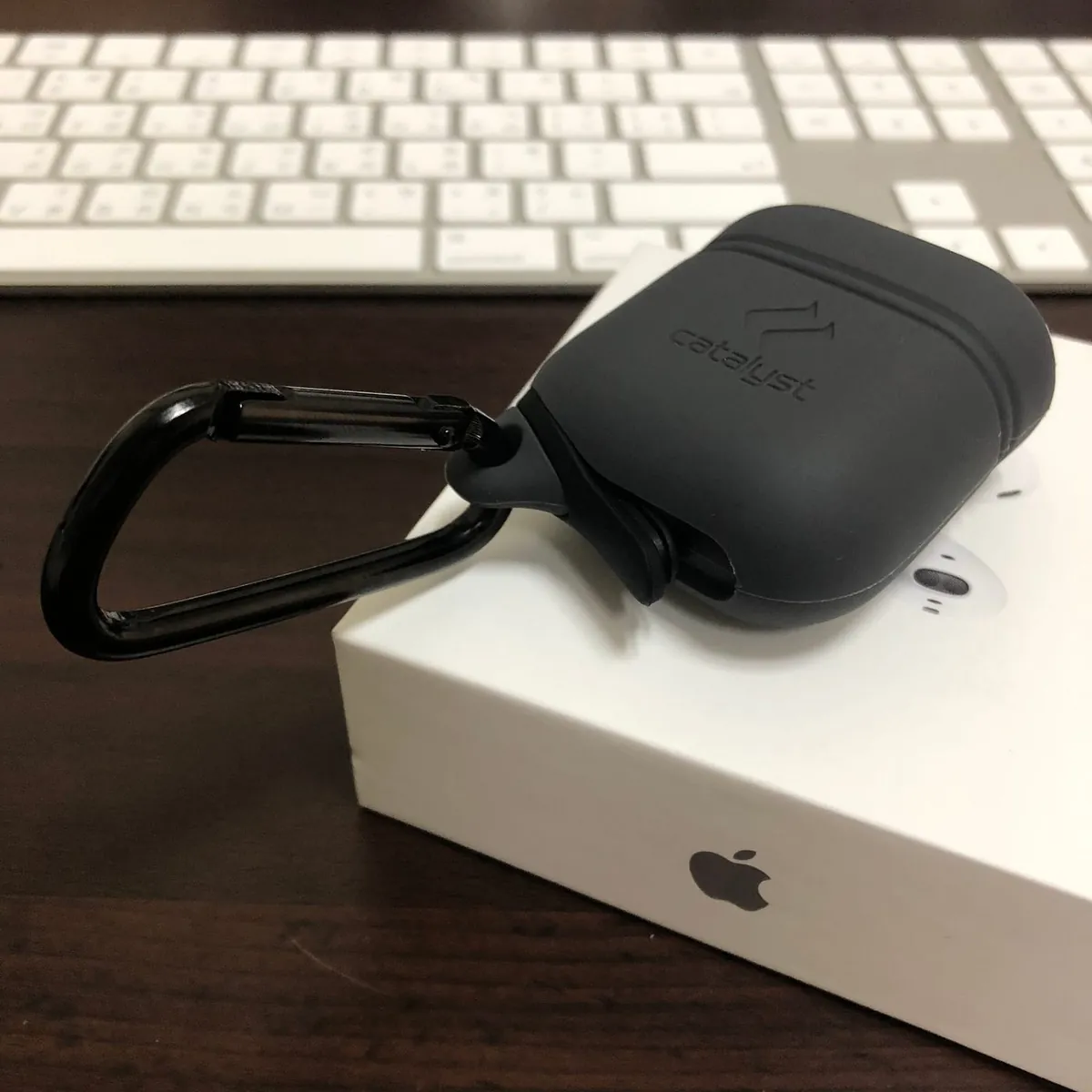 底部充电孔有盖子可开关