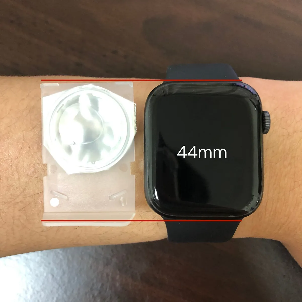 If you can't find something to compare at the moment, you can use a daily disposable contact lens case as a reference, approximately 44mm (= actual measurement 44.5mm)