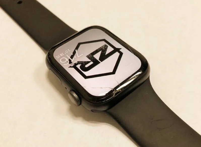 无保护壳情况下,满版保护贴碎边惨况