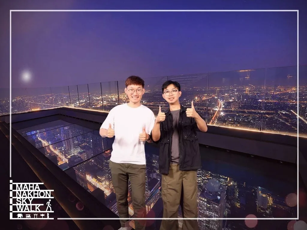 *免费合成的数位照片,参观完电梯下来会有工作人员指引下载*