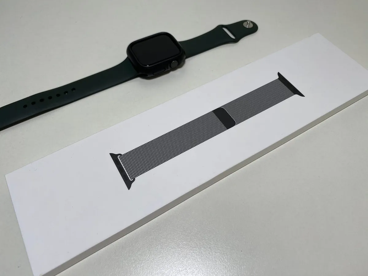 Plain and simple paper packaging