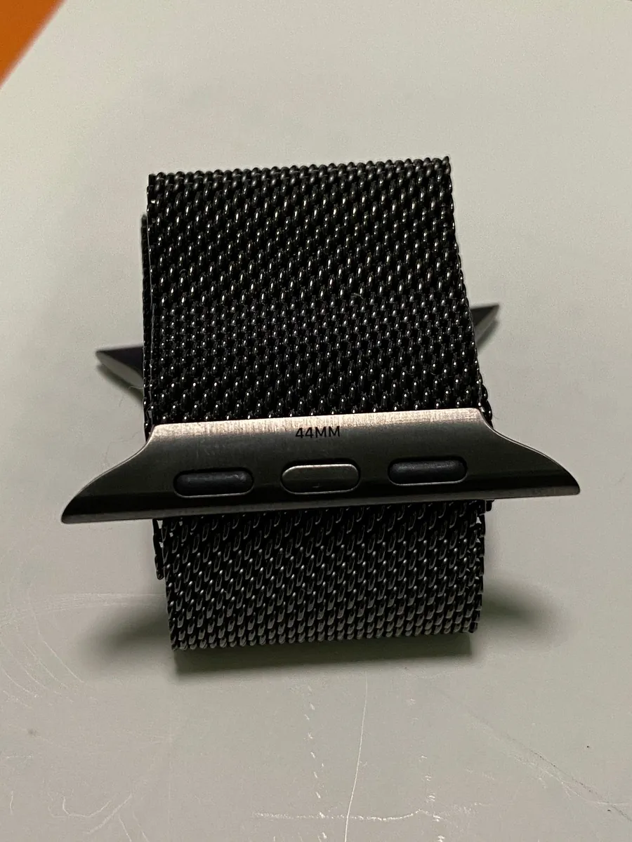 The other end of the connector — surface — marked with "44MM"