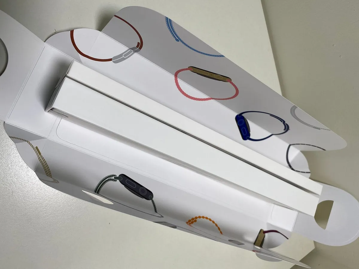 這一代包裝厚度明顯減少許多(少了豆腐頭)